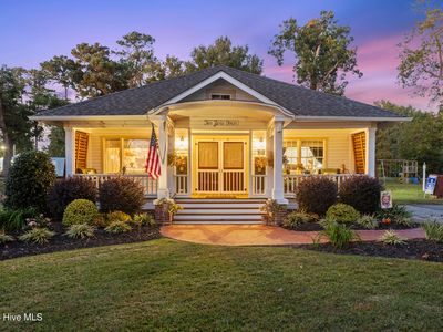 204 Lakeshore Drive, Lake Waccamaw, NC, 28450