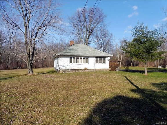5th image of 1072 Backus Rd