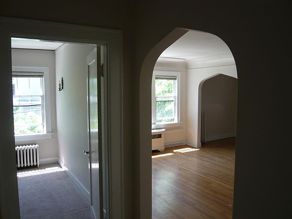 4th image of 303 16th Ave E APT 306