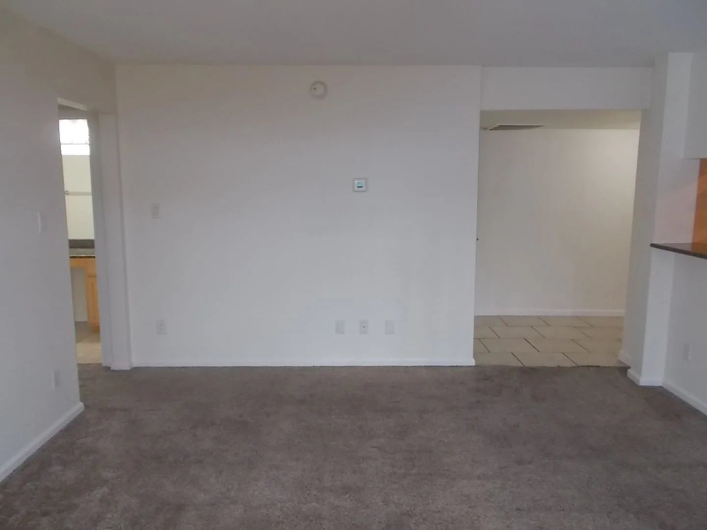 Fabulous 1st Floor Condo with 1 Bedroom, 1 Bathroom and Den In LV Country Club! — Photo 4
