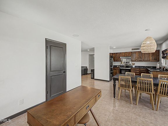 4th image of 1508 W BEAUBIEN Drive