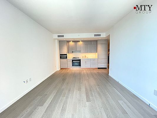 1st image of 1 City Poin APT 26B