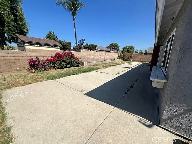 2544 S Garfield Pl — Photo 3