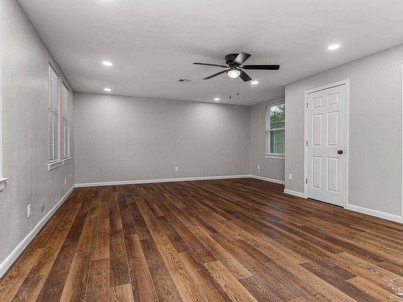 5th image of 2661 N 10th Ave
