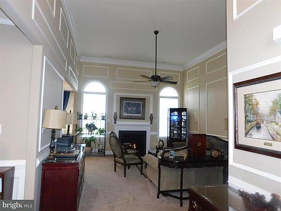 4th image of 9354 Lovett Ln