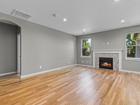 3rd image of 2511 NW Hemlock Way