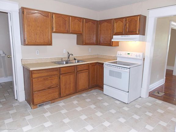 5th image of 829 Westmoreland Ave