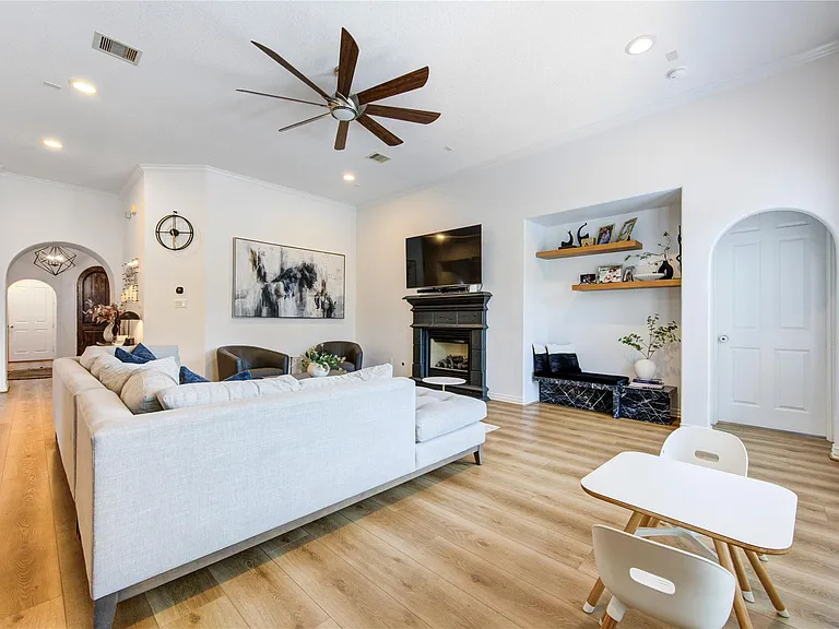 14510 Tivoli Dr — Photo 17