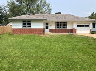 1112 Pine St, Marshall, IL 62441