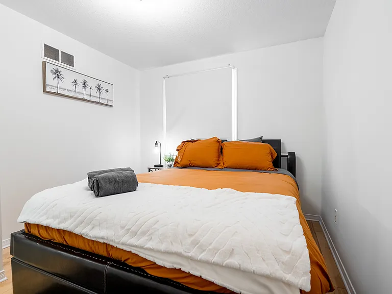 235 Rossmore Ct — Photo 18