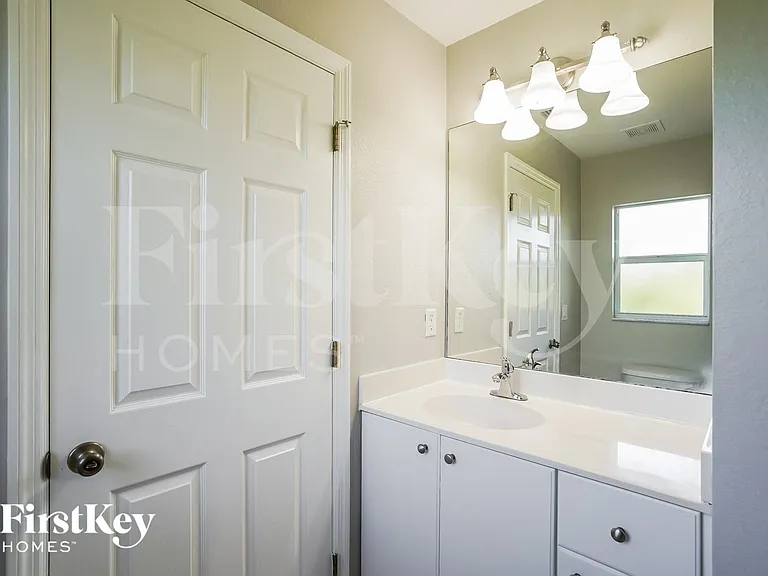 3018 33rd St SW — Photo 13