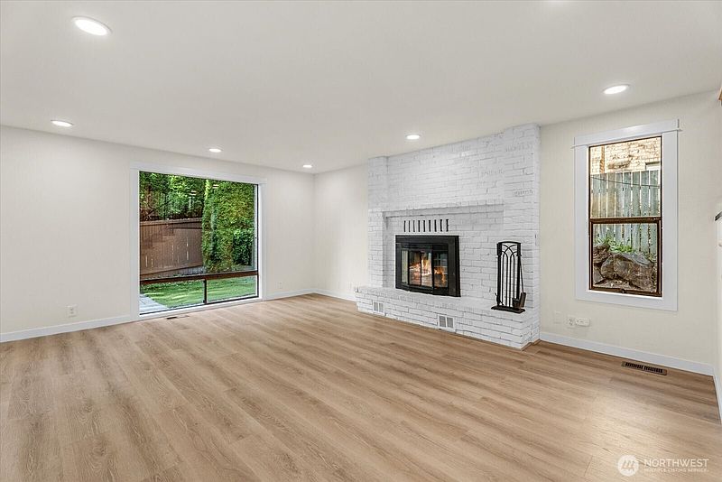 4th image of 8543 Avondale Road NE