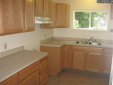 5th image of 4123 Woodmere Dr