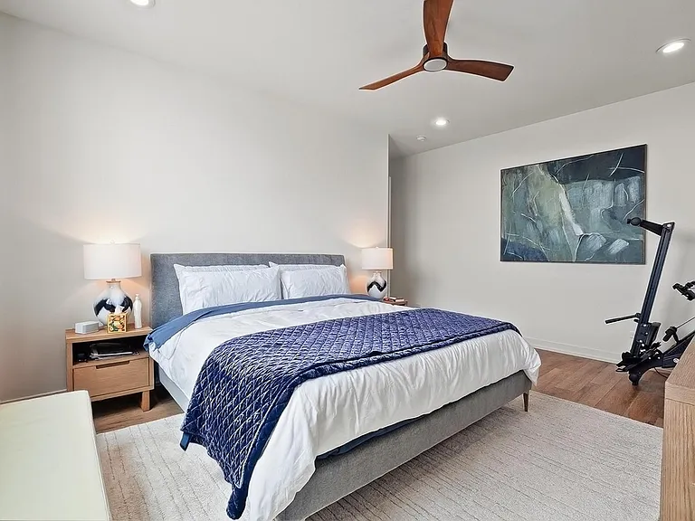 815 N Richmond St #301 — Photo 7