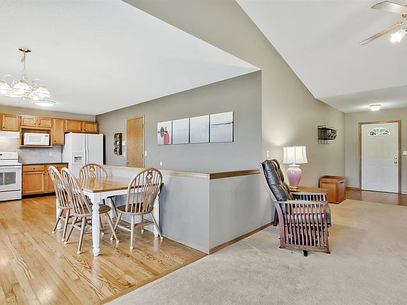 5th image of 4415 N Saint James Pl
