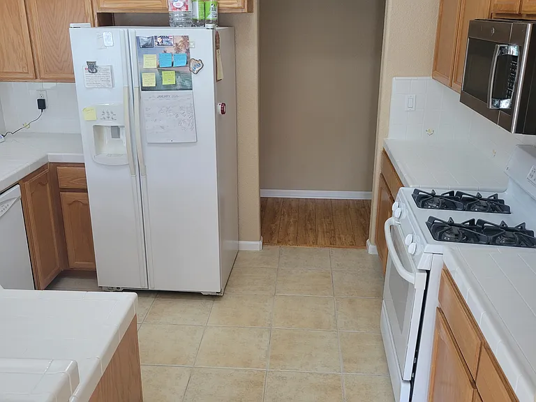 723 Deerfield Way — Photo 12