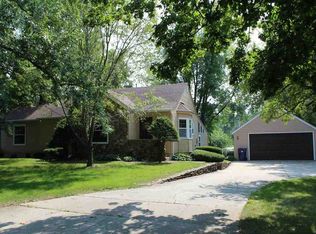 124 Berkshire Rd, Waterloo, IA 50701