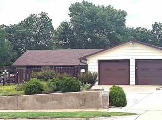 1809 E Hartford Ave, Ponca City, OK 74604