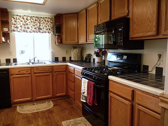 2nd image of 2725 NE Carlson Ct