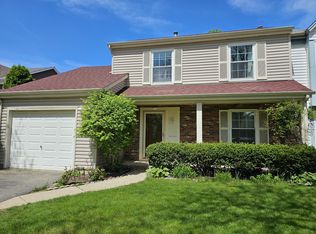 94 Bedford Rd, Mundelein, IL 60060