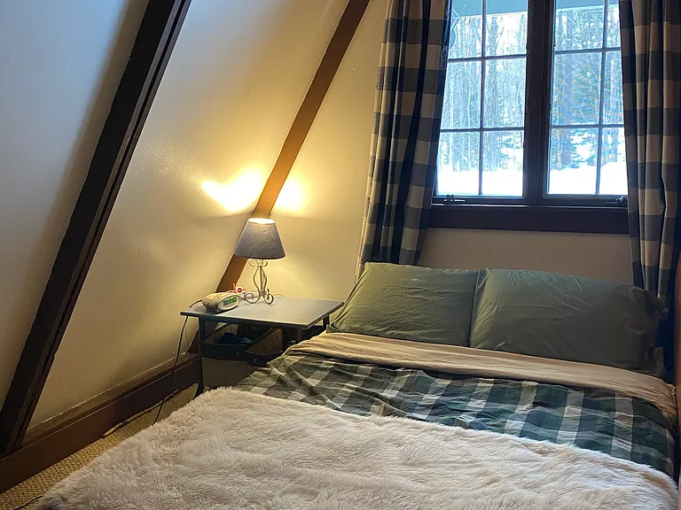 Double/full bed
