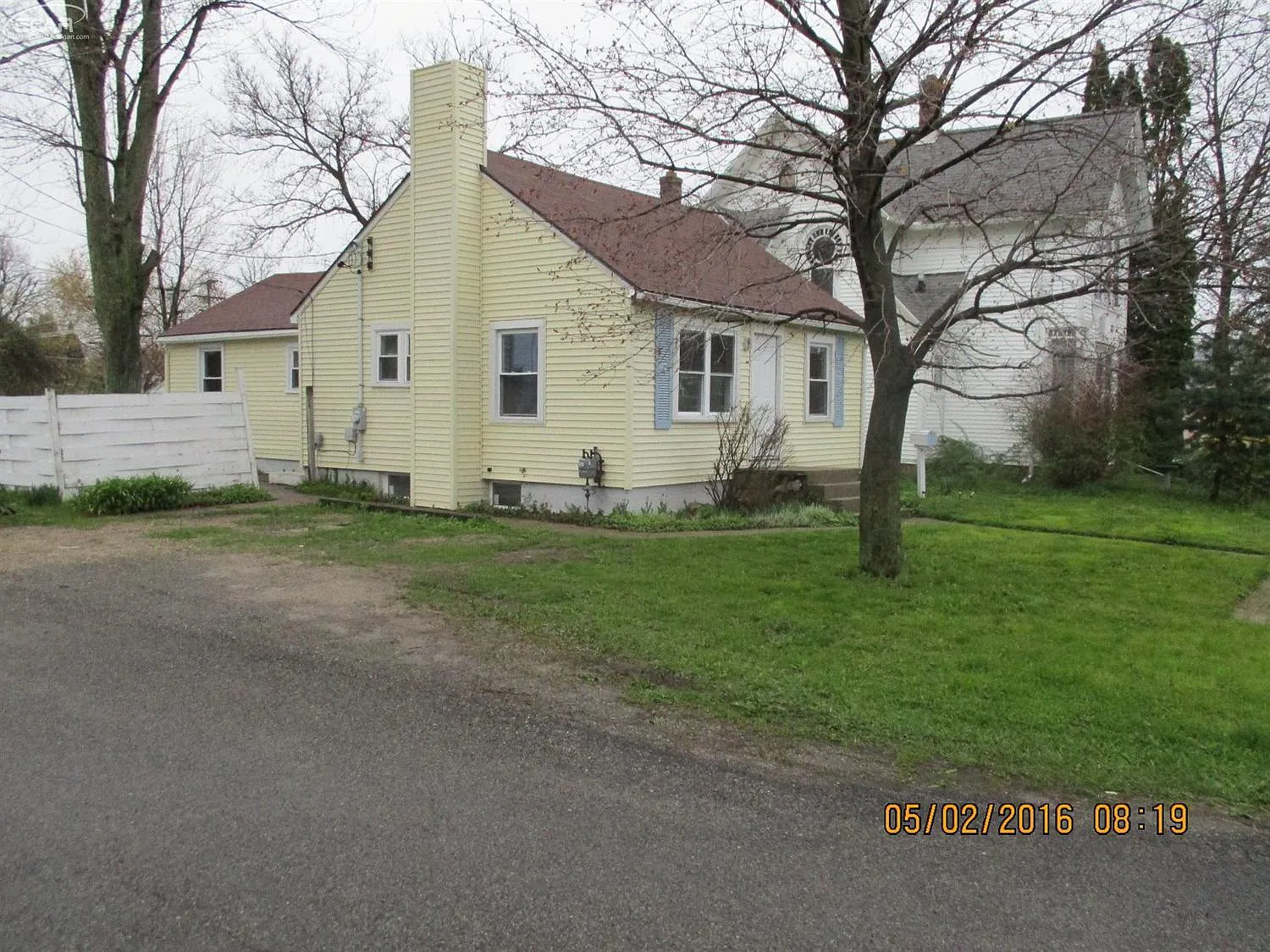120 Lyman St photo 1