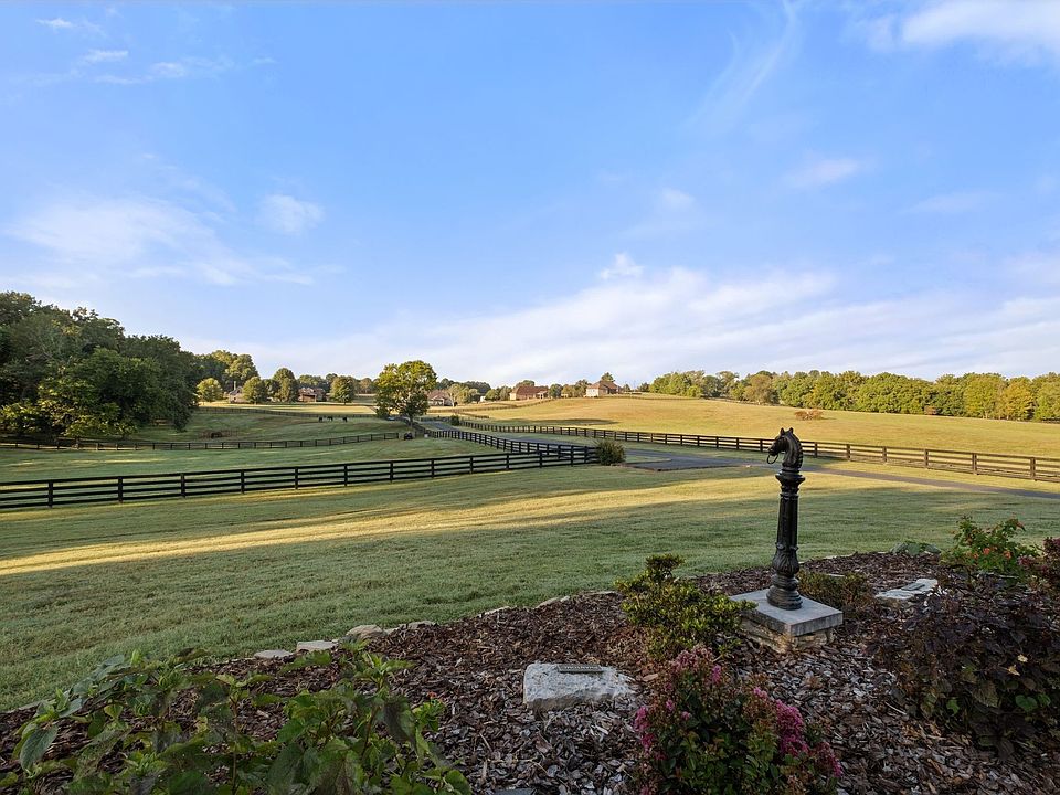 13th image of 1421 Lawrence Ln