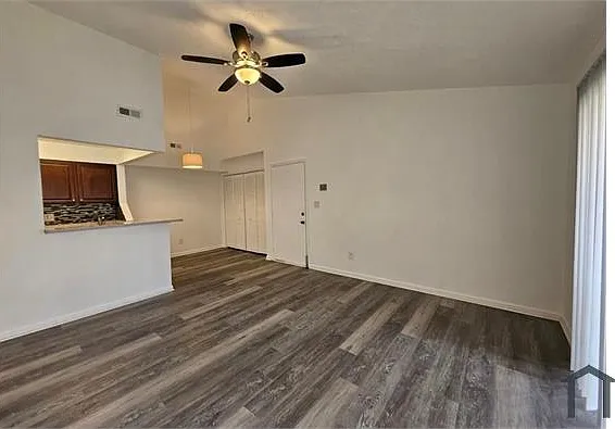 316 Wells Ct — Photo 9