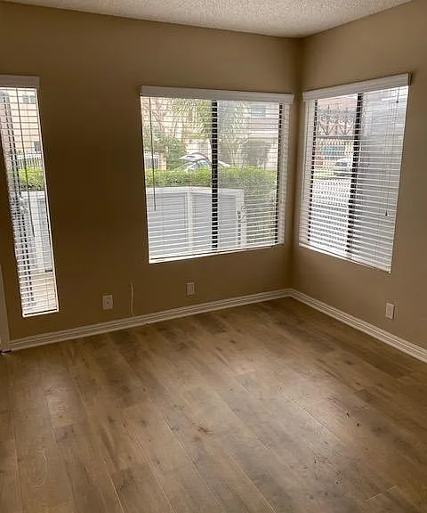 1051 N Newport Ave #2 — Photo 19