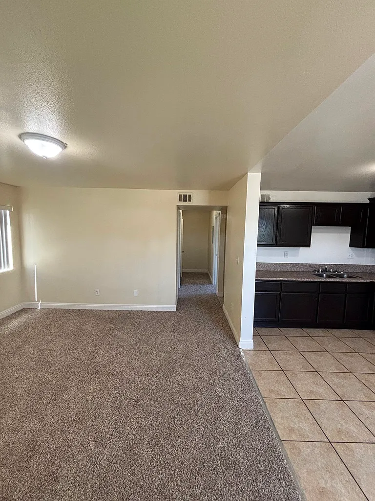 4 bed, 1366 sqft, $3,700 — Photo 3