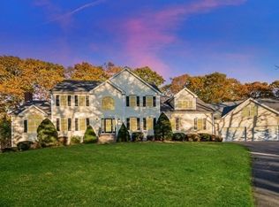 8 Karen Ln, Milford, MA 01757