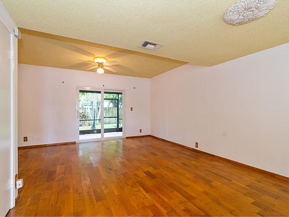 2nd image of 2879 NE 15th St
