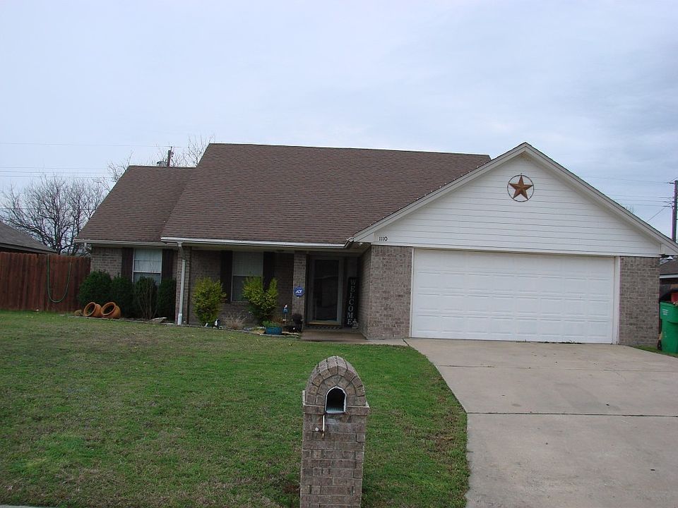 1st image of 1110 Oxford Dr