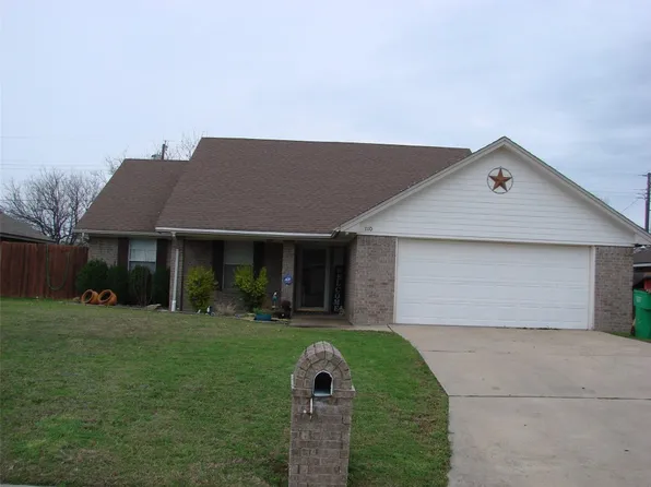 1110 Oxford Dr, Gainesville, TX 76240