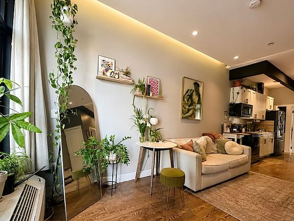2nd image of 79 Suydam St #2
