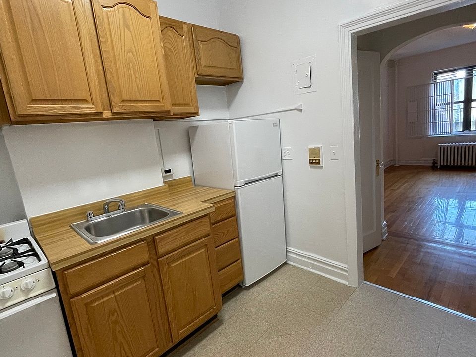 1st image of 421 E 80th St #5REAR