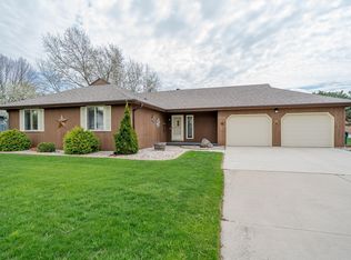 2211 W Capitol Dr, Appleton, WI 54914