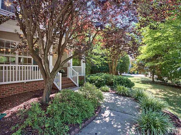 3rd image of 2113 Woodbury Dr