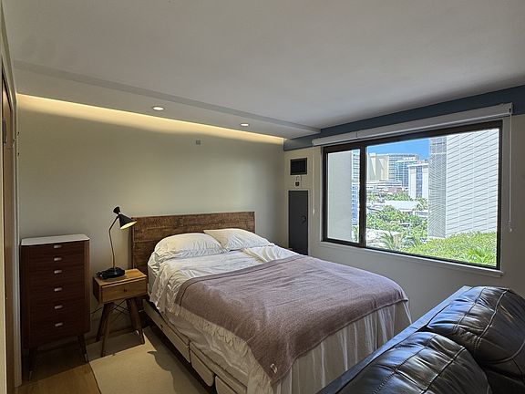 5th image of 2140 Kuhio Ave APT 603