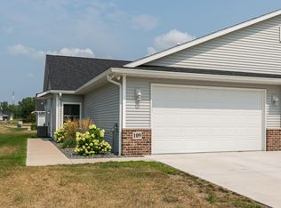 109 Beacon Harbor Cir #0, East Moline, IL 61244