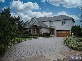 717 Sandor Ct #1, Paramus, NJ 07652