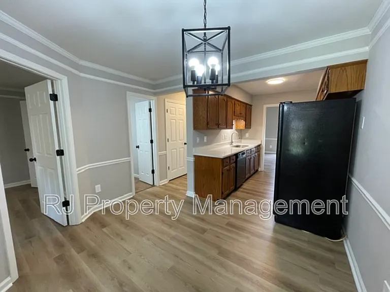 6913 Snyder Rd — Photo 10