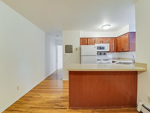 4th image of 624 Park Ave APT 3B