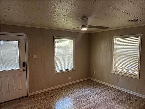 3rd image of 120 Rosewood Dr