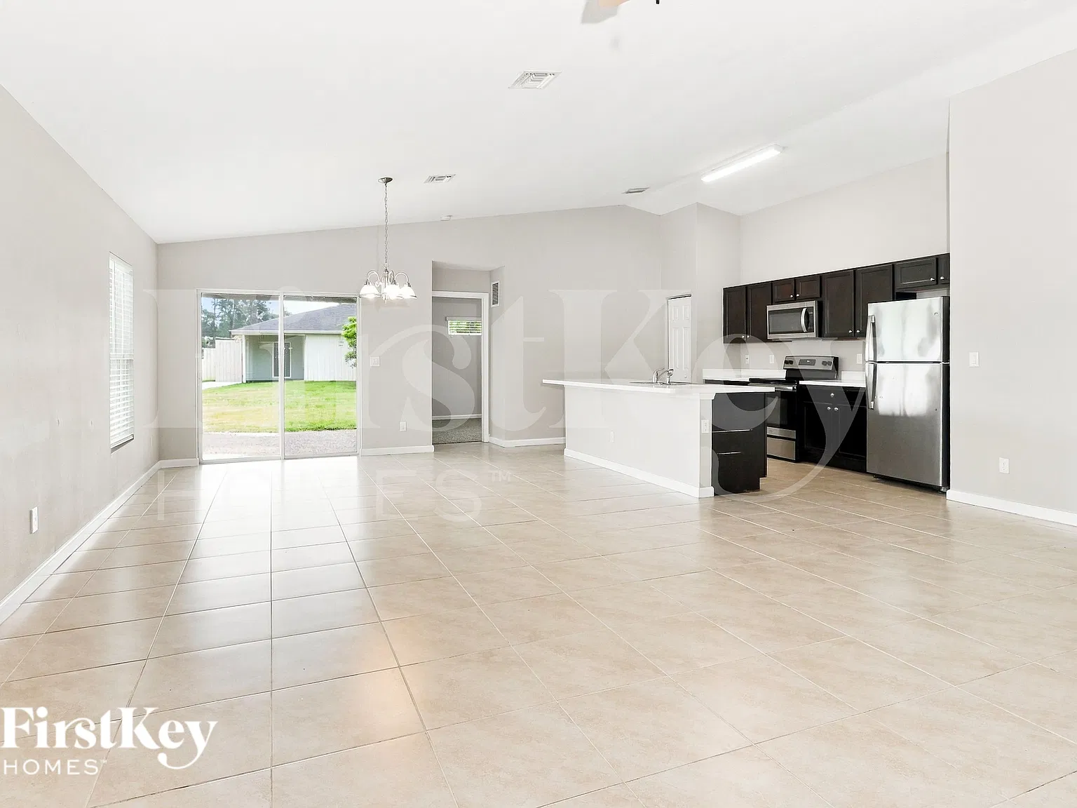 4 bed, 2.0 bath, 1833 sqft, $2,515 — Photo 3