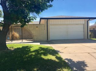 2215 S White Oak Dr, Wichita, KS 67207