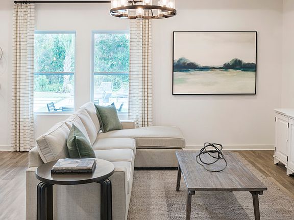 Hampton Oaks - Lassen Interior Image 1