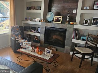 24 Biscayne Pl, Sterling, VA 20164