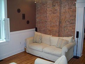 5th image of 988 Bowen Rd