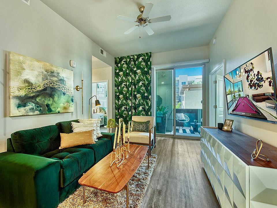 Broadway 1022 Model